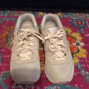 New balance tennis shoes 574